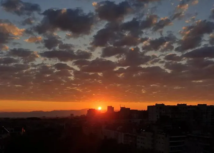 アパート Panoramic And Spacious Flat Near The Centre ソフィア