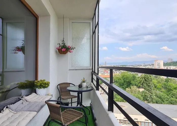 Panoramic And Spacious Flat Near The Centre *