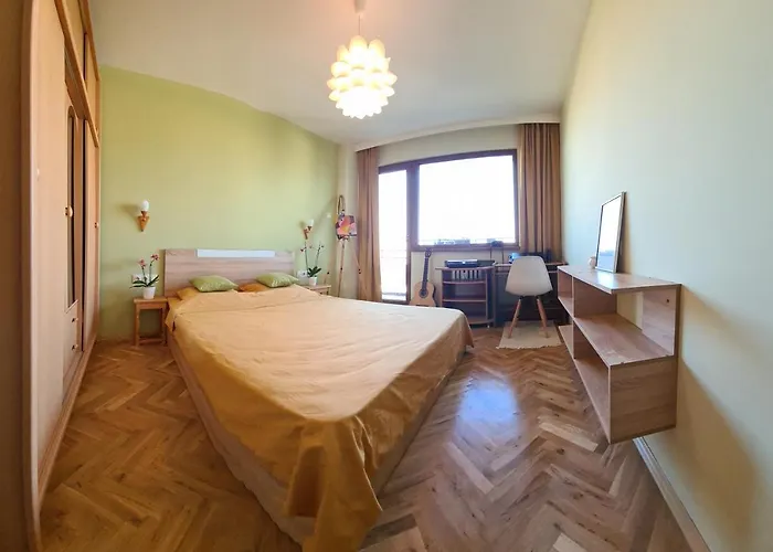 Panoramic And Spacious Flat Near The Centre *